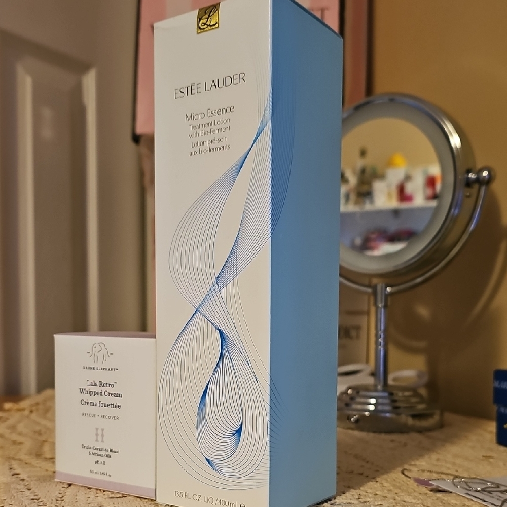 Estee Lauder Blue Moisturizer Skincare